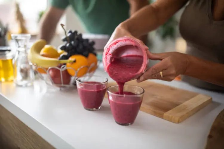 5 Buah yang Tidak Cocok untuk Smoothie dan Alasannya
