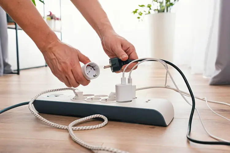 7 Perangkat Elektronik yang Lebih Praktis Kalau Dipasang Smart Plug