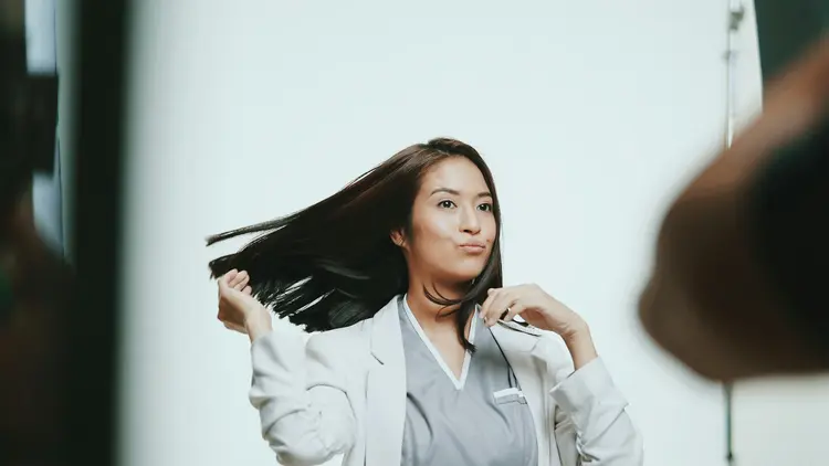 Bukan Cuma Cepat, Ini Rahasia Dapatkan Rambut Sehat & Berkilau Bebas Frizz