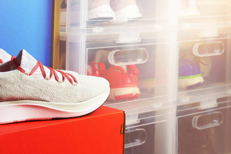 Bangkok ( Bisnis Jakarta ) – Sepatu lari Nike di kotak dengan rak sepatu.