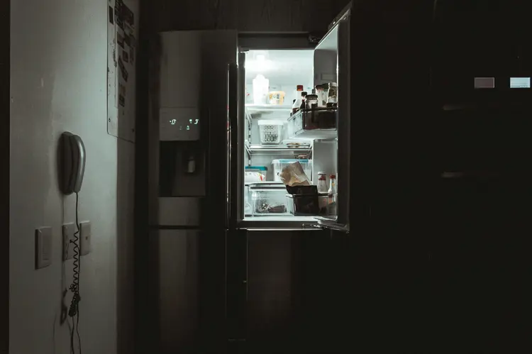Kulkas 4 Pintu vs. Kulkas 2 Pintu: Pilih Mana?