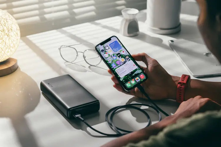 Lupakan Colokan Listrik! Powerbank 30.000 mAh Adalah Charging Hub Wajib Punya Tim dan Keluarga