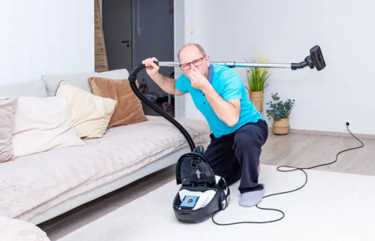 Vacuum Cleaner Mengeluarkan Bau Tak Sedap? Ini Cara Ampuh Mengatasinya!