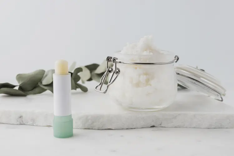 Lagi Tren! Solid Perfume Tanpa Alkohol yang Lebih Aman dan Praktis