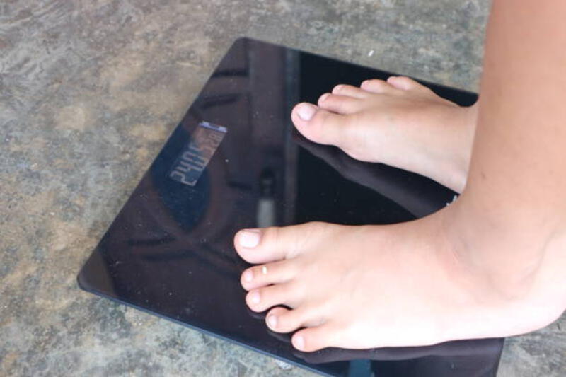 timbang diri anda - digitaal body scale calibration potret stok, foto, &amp; gambar bebas royalti
