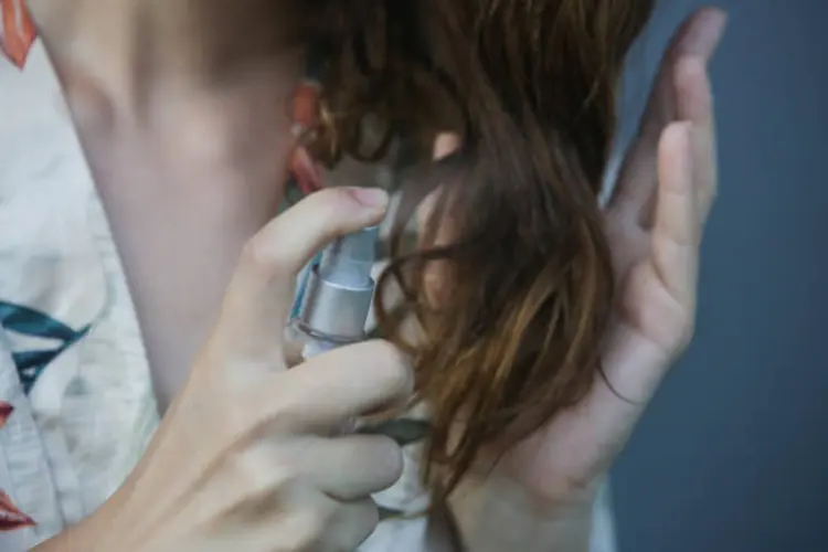 Rambut Bau Asap Kendaraan Usai Naik Motor? Tenang, Ada Hair Fragrance yyang Bikin Wangi Seketika!