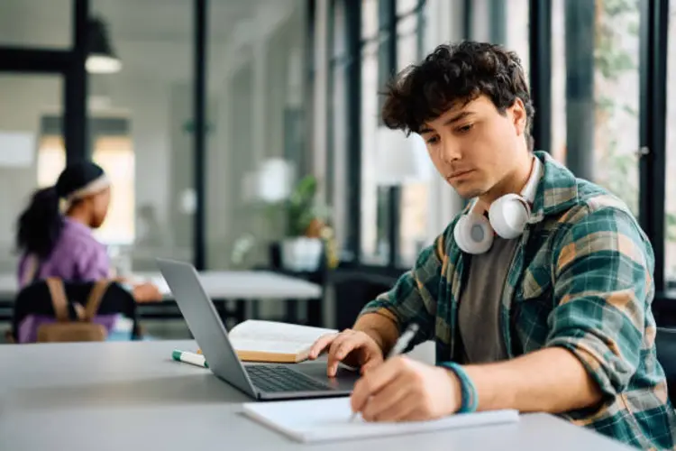 Laptop Murah Buat Pelajar Axioo Hype 1 dan Advan TBook Beda Tipis, Tapi Siapa yang Lebih Ngebut?