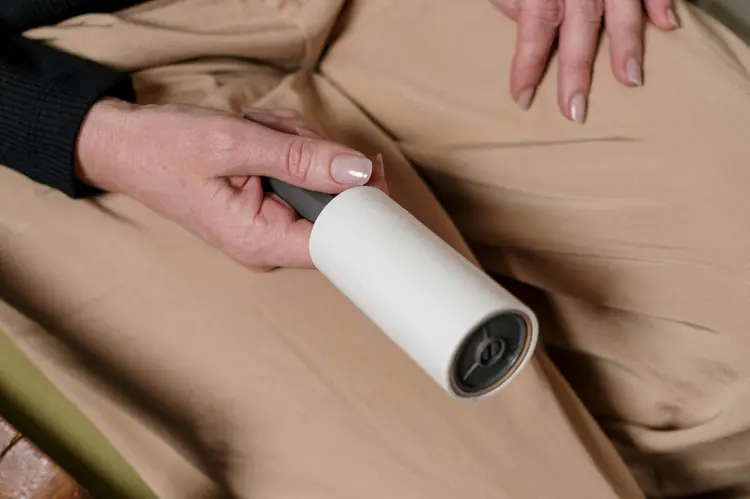 Tak Perlu Panik! Lint Roller, Pahlawan Penyelamat Penampilan