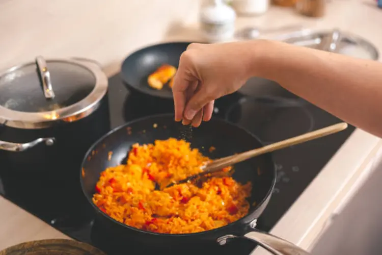 Masak Cuma Modal Kira-kira? Bisa Bikin Rasa Berantakan, Ini Solusinya