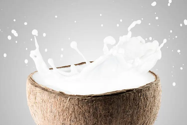 Bagaimana Membuat Santan Segar di Rumah dalam 3 Langkah