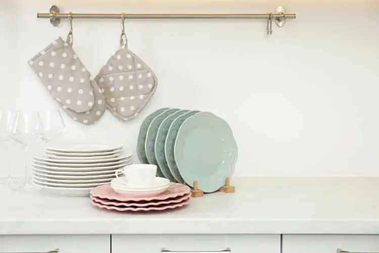 Ide Transformasi Dapur dengan Sentuhan Piring Cantik