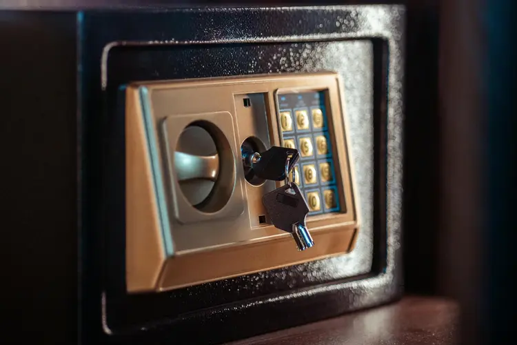 Brankas Digital vs Manual, Mana yang Lebih Aman untuk Aset Kantor?