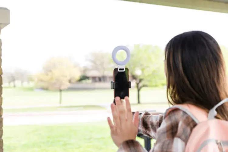 Ring Light HP Portable, Solusi Praktis untuk Ngonten Saat Traveling