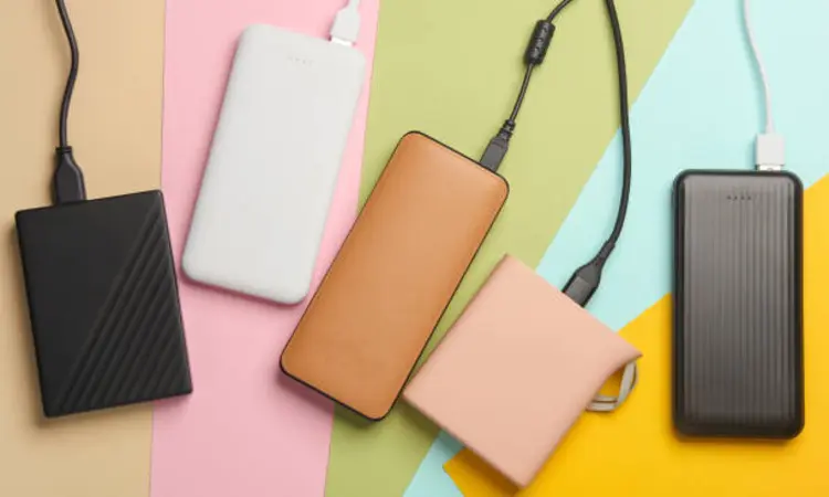 5 Alasan Power Bank Multifungsi Wajib Dimiliki Saat Traveling