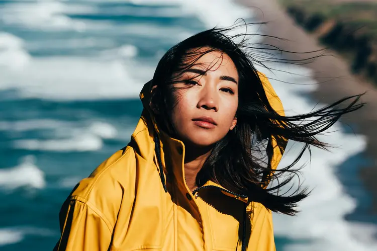 Wajib Punya! Jaket Parasut Tahan Angin & Gerimis, Ringan & Mudah Dilipat