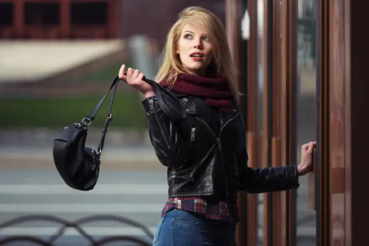Hangout Lebih Stylish dengan Shoulderbag yang Tepat, Simak Tipsnya!
