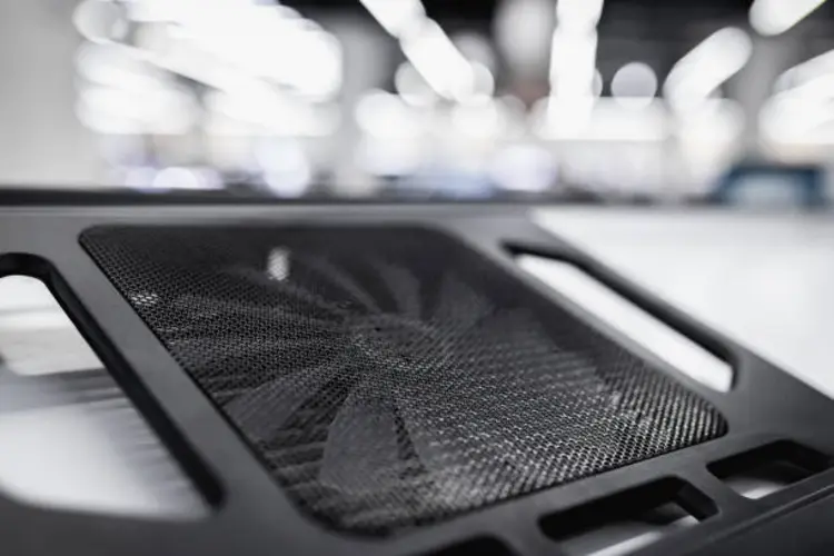 Sebelum Beli, Ini Kelebihan dan Kekurangan Cooling Pad Laptop yang Perlu Kamu Tahu!