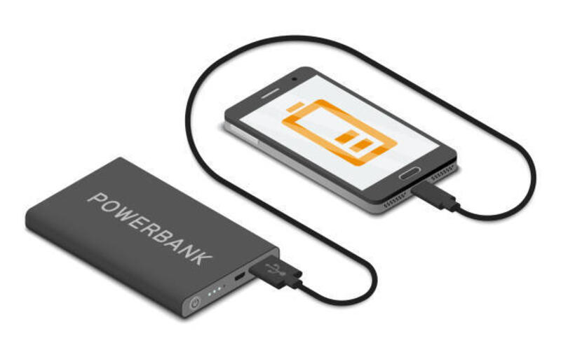 power-bank-terhubung-ke-smartphone-dengan-kabel-usb-ilustrasi-vektor-isometrik.jpg (612×385)