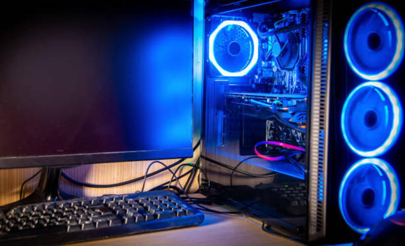 Pc case dan monitor di meja