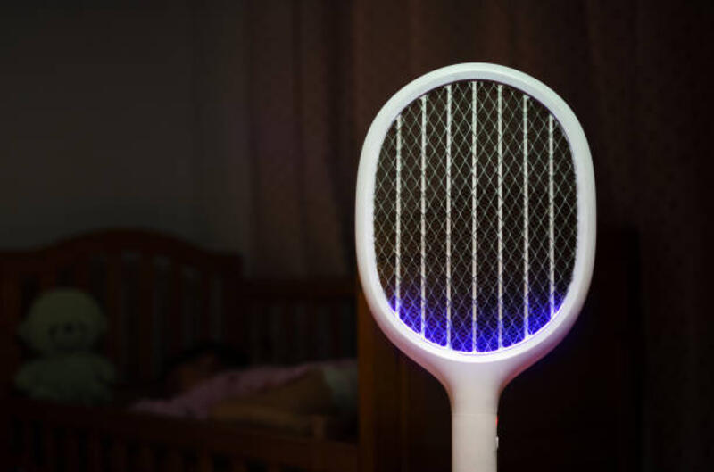 pemukul nyamuk listrik - mengisi daya raket nyamuk potret stok, foto, &amp; gambar bebas royalti