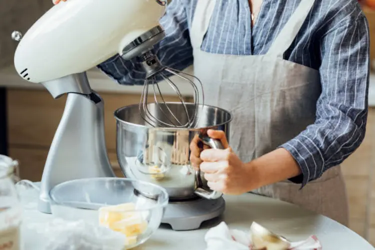 Kesalahan Umum Saat Menggunakan Stand Mixer di Dapur