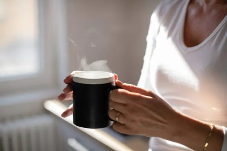 Rahasia Manfaat Minum Air Hangat untuk Tubuh yang Jarang Diketahui