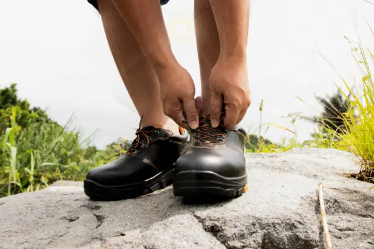 Cara Membeli Sepatu Safety Murah Tapi Tetap Aman untuk Kerja Proyek