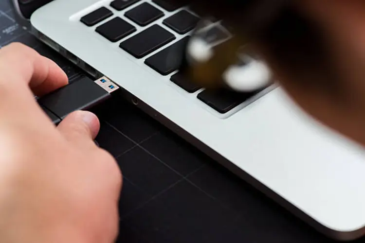 Begini Cara Memindahkan File di Laptop ke Flashdisk dengan Cepat