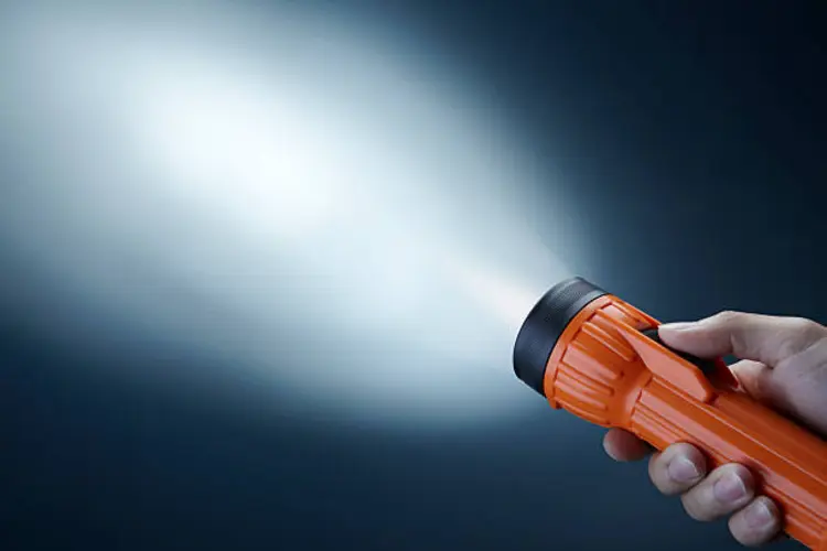 Berapa Lumen Ideal untuk Senter yang Sangat Terang? Ini Penjelasannya!