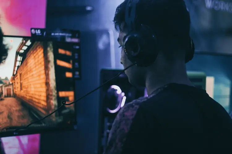 Headphone Gaming 100 Ribuan, Suara Mantap Tanpa Bikin Kantong Bolong