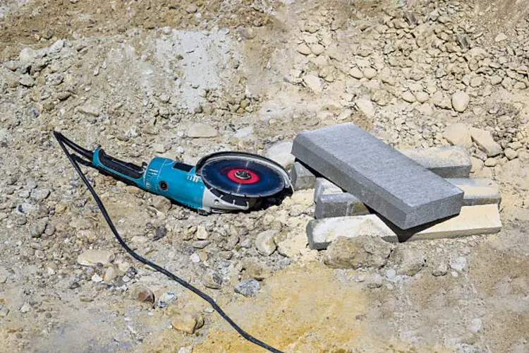 Mengenal Material yang Aman dan Tidak Aman Menggunakan Gerinda Listrik