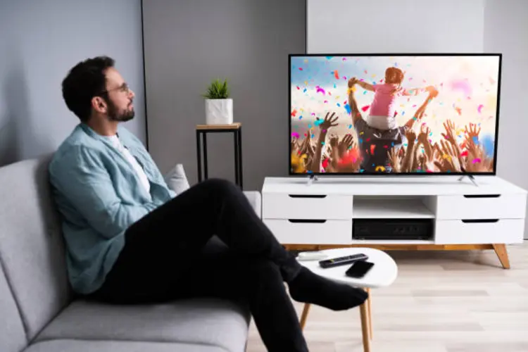 Smart TV Kamu Sering Lag? Coba 5 Trik Ini Biar Nontonan Lancar Lagi!