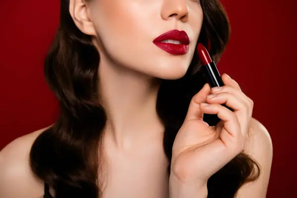 5 Kebiasaan yang Bikin Lipstik Matte Cepat Pudar Tanpa Kamu Sadari  