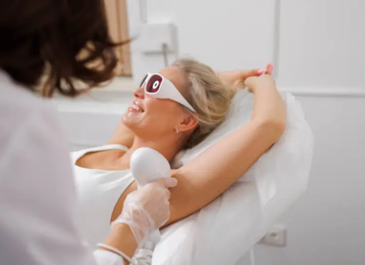 Bukan Sulap Bukan Sihir! Begini Cara IPL Hair Removal Bekerja untuk Kulit Mulus