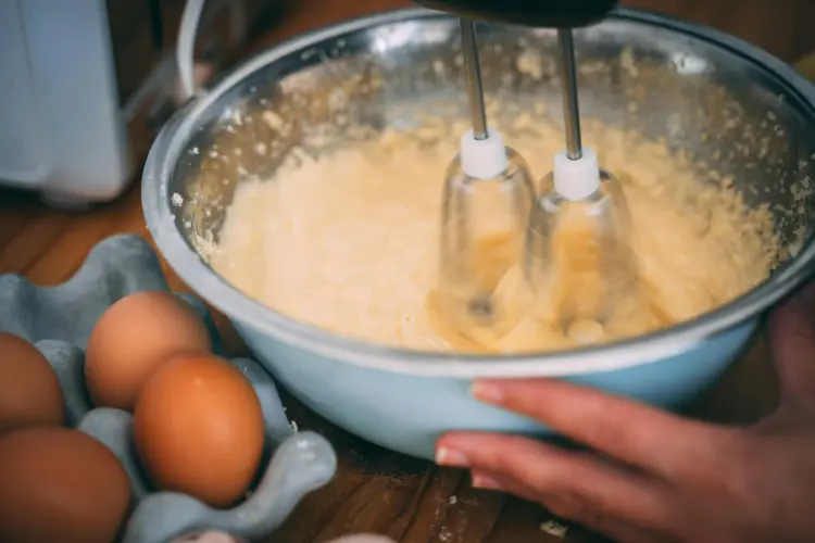 Hand Mixer atau Stand Mixer? Ini Kelebihan dan Kekurangannya