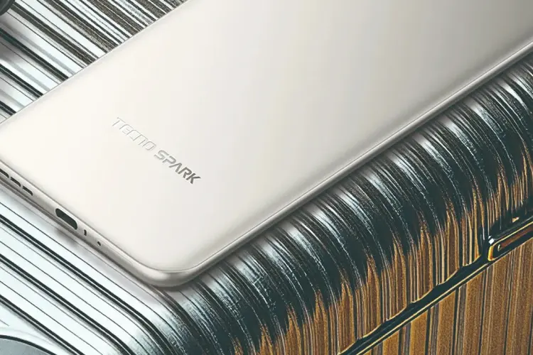 HP Nggak Cuma Murah! Pilih TECNO Tahan Air atau Video Anti Goyang