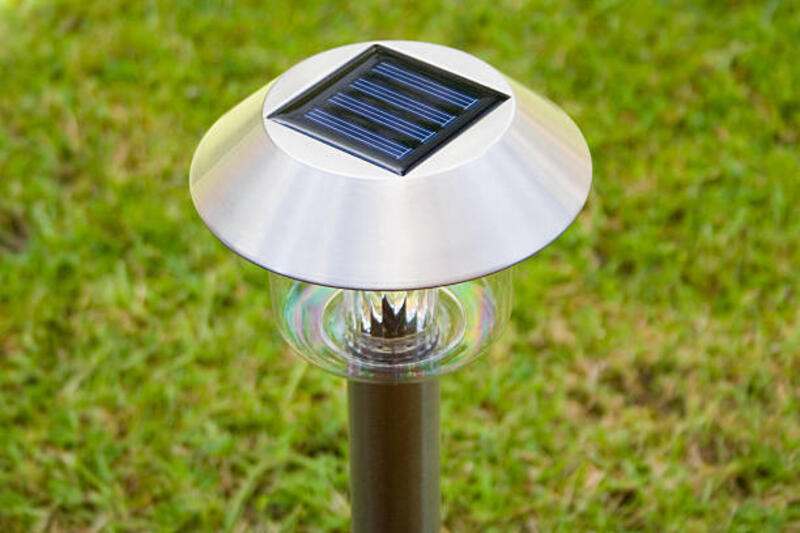 lampu taman surya - lampu tenaga surya potret stok, foto, & gambar bebas royalti