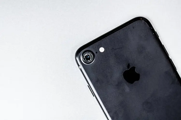 Kenapa Kamera HP Cepat Baret? Ketahui Penyebab dan Cara Mengatasinya