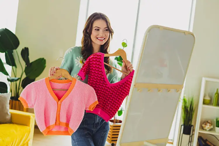 Mau Pakaian Lama Jadi Kece Lagi? Coba 5 Hacks Ini Biar Outfit-mu Terlihat Seperti Baru!