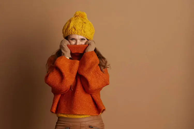 Trik Layering Sweater Biar Gak Salah Gaya di Cuaca Dingin, Sudah Tahu Belum?