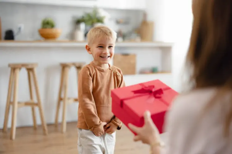 Bingung Cari Hadiah? Ini Kado Ulang Tahun Anak Laki-Laki yang Pasti Disukai